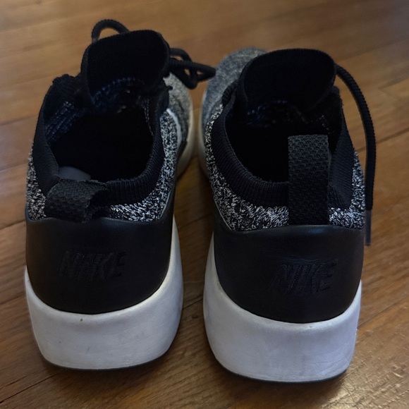 Nike Black and Gray Flyknit Sneakers 7.5 - Picture 3 of 5